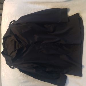 She in cold shoulder button down